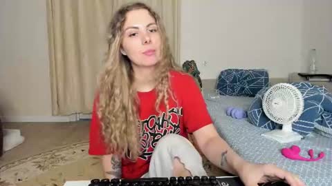 Snapshot of silkynancy99 chatting on June 14, 2:24 am Nancy online show from June 14, 2:24 am