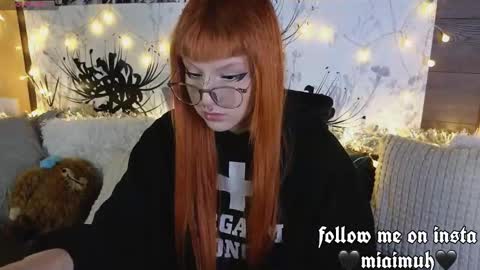 Mia online show from December 13, 11:32 pm