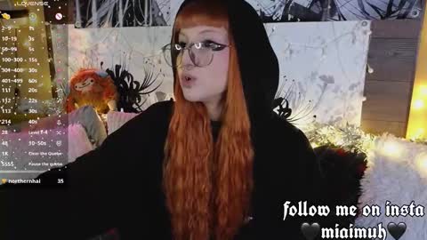 Mia online show from December 19, 9:55 pm