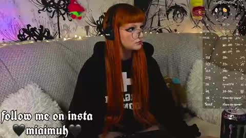 Snapshot of silly_soul chatting on June 4, 8:37 pm Mia online show from June 4, 8:37 pm