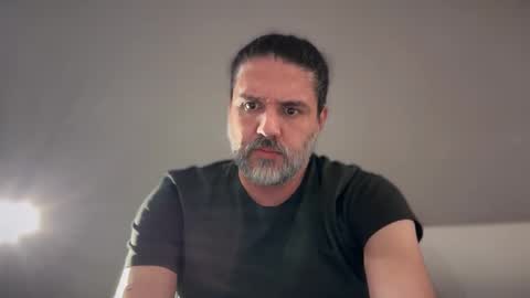 Snapshot of silverbeard81 chatting on February 12, 7:53 pm silverbeard81 online show from February 12, 7:53 pm