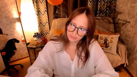 Snapshot of silvermoon_kira chatting on October 22, 12:16 pm Kira online show from October 22, 12:16 pm