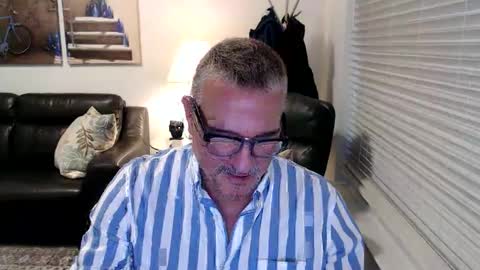 Snapshot of silveroli187 chatting on September 26, 2:32 pm silveroli187 online show from September 26, 2:32 pm