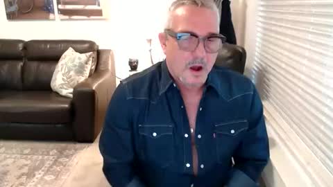 silveroli187 online show from November 11, 4:18 pm