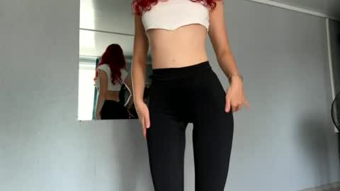 Snapshot of silvia998 chatting on July 3, 7:37 am silvia998 online show from July 3, 7:37 am
