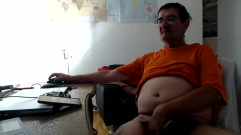 Snapshot of silvioausluzernch2 chatting on July 29, 6:44 am silvioausluzernCH2 online show from July 29, 6:44 am