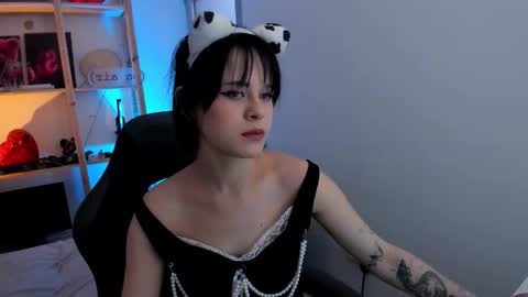 Wendy help me get get 69 likes  online show from February 6, 7:23 am