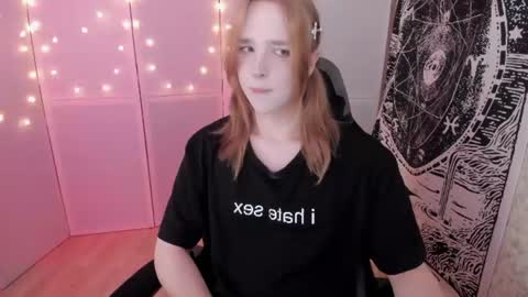 Snapshot of simochka_ chatting on June 25, 4:45 am Simochka online show from June 25, 4:45 am