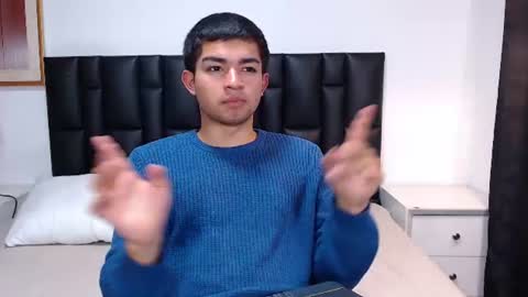 Snapshot of simon__lambert chatting on June 11, 6:39 pm simon__lambert online show from June 11, 6:39 pm