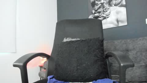 Snapshot of simon_leon01 chatting on January 15, 10:57 pm simon_leon01 online show from January 15, 10:57 pm