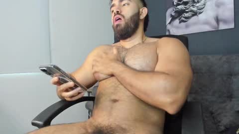 Snapshot of simon_leon01 chatting on February 24, 10:03 pm simon_leon01 online show from February 24, 10:03 pm