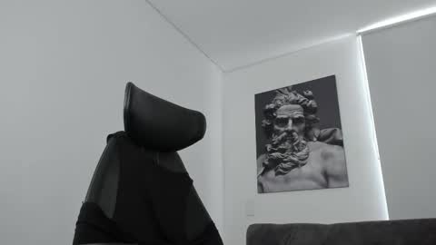 Snapshot of simon_leon01 chatting on October 3, 12:57 pm simon_leon01 online show from October 3, 12:57 pm