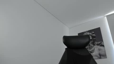 Snapshot of simon_leon01 chatting on October 5, 4:05 pm simon_leon01 online show from October 5, 4:05 pm