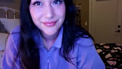 simonesighren online show from October 21, 4:24 am