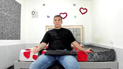 Snapshot of simonkeler chatting on October 5, 11:08 am SIMON KELER online show from October 5, 11:08 am