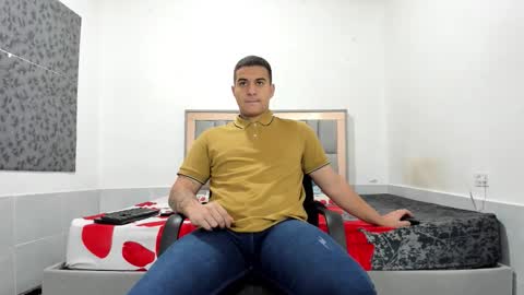 SIMON KELER online show from February 8, 6:00 pm