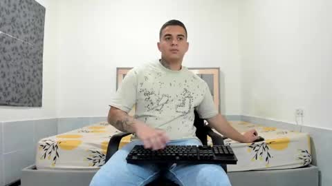 SIMON KELER online show from May 15, 11:01 pm