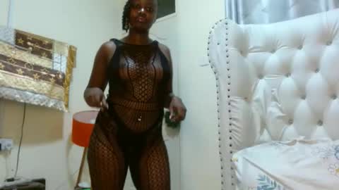 simply_eve1 online show from May 5, 1:13 am