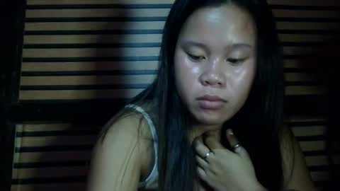 Snapshot of simply_y0urs chatting on December 6, 7:01 pm simply_y0urs online show from December 6, 7:01 pm