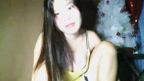 Snapshot of simply_y0urs chatting on December 13, 7:53 pm simply_y0urs online show from December 13, 7:53 pm