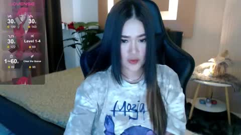 Adrianna Fowler online show from December 2, 2:28 am