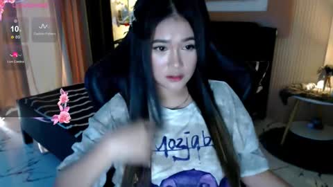 Adrianna Fowler online show from February 6, 1:43 am