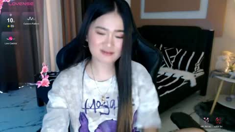 Adrianna Fowler online show from May 5, 2:41 am