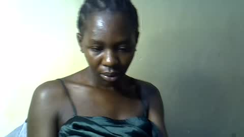 simplyloy33 online show from June 26, 7:13 am