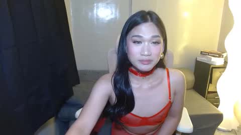 Snapshot of simplysultrykylie chatting on May 2, 4:34 pm Kylie online show from May 2, 4:34 pm