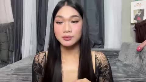 Snapshot of simplysultrykylie chatting on June 21, 2:52 pm Kylie online show from June 21, 2:52 pm