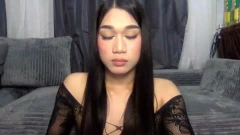 Snapshot of simplysultrykylie chatting on June 25, 4:33 pm Kylie online show from June 25, 4:33 pm