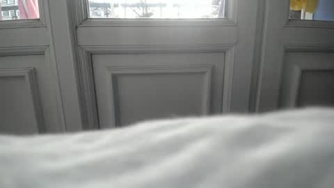 Snapshot of simur_sahso chatting on December 11, 3:15 pm Sofi wed. - sat. 11am - 11 pm and Santi with Sofi sun.. - tue. 11 am - 5 pm europe online show from December 11, 3:15 pm