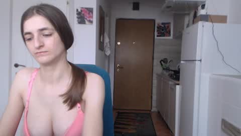 Snapshot of simyhvn chatting on February 7, 8:11 am simyhvn online show from February 7, 8:11 am