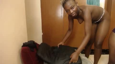 Elsie  online show from March 18, 7:50 pm