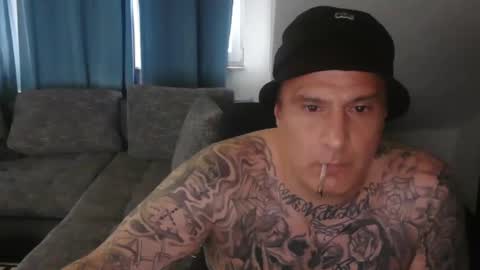 sinalco1975 online show from November 15, 8:11 am