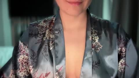 Sindra online show from October 3, 4:15 pm