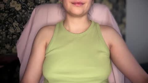 Sindra online show from December 4, 9:45 pm