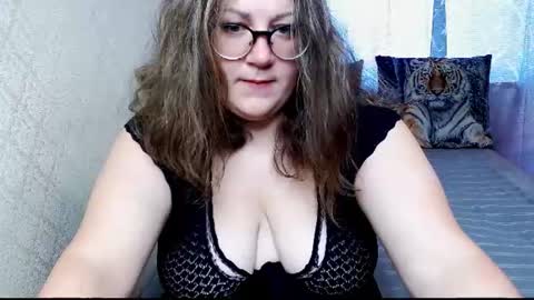 Angela online show from July 9, 7:23 am