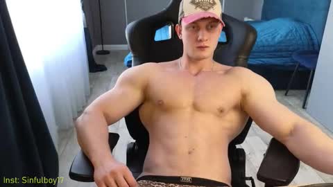 Snapshot of sinffuly chatting on March 17, 8:06 am Richard online show from March 17, 8:06 am