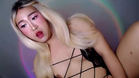 Snapshot of sinfulsiren28x chatting on March 7, 2:03 pm ANDREA online show from March 7, 2:03 pm