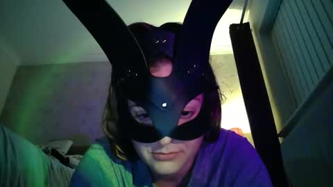 sinsealed online show from November 20, 5:01 pm