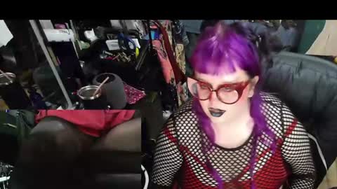Sinstress hemlock online show from June 25, 3:50 am