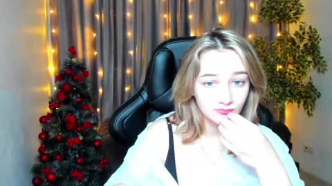 Sinty Noria online show from December 31, 1:04 am