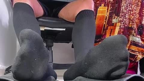 Snapshot of sir_kev66 chatting on March 12, 9:35 pm only foot worshipers here online show from March 12, 9:35 pm