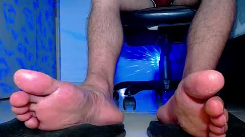 Snapshot of sir_kev66 chatting on September 12, 1:06 am only foot worshipers here online show from September 12, 1:06 am