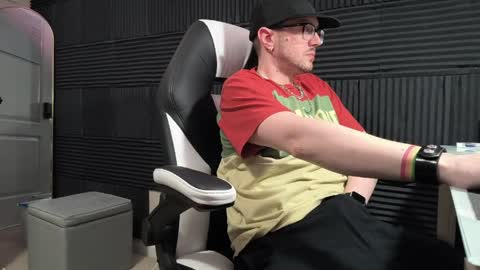 Sir Daddy McQween online show from April 4, 4:00 am