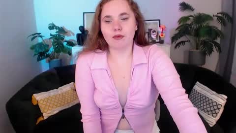 Snapshot of sireen_kiss chatting on September 14, 9:41 am Sireen online show from September 14, 9:41 am