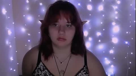 Snapshot of siren_dahlia_ chatting on October 20, 6:47 am Mina online show from October 20, 6:47 am