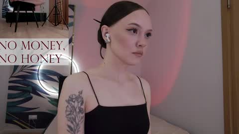 Goddess Sirena online show from April 29, 6:58 pm