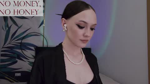 Goddess Sirena online show from June 13, 1:25 am